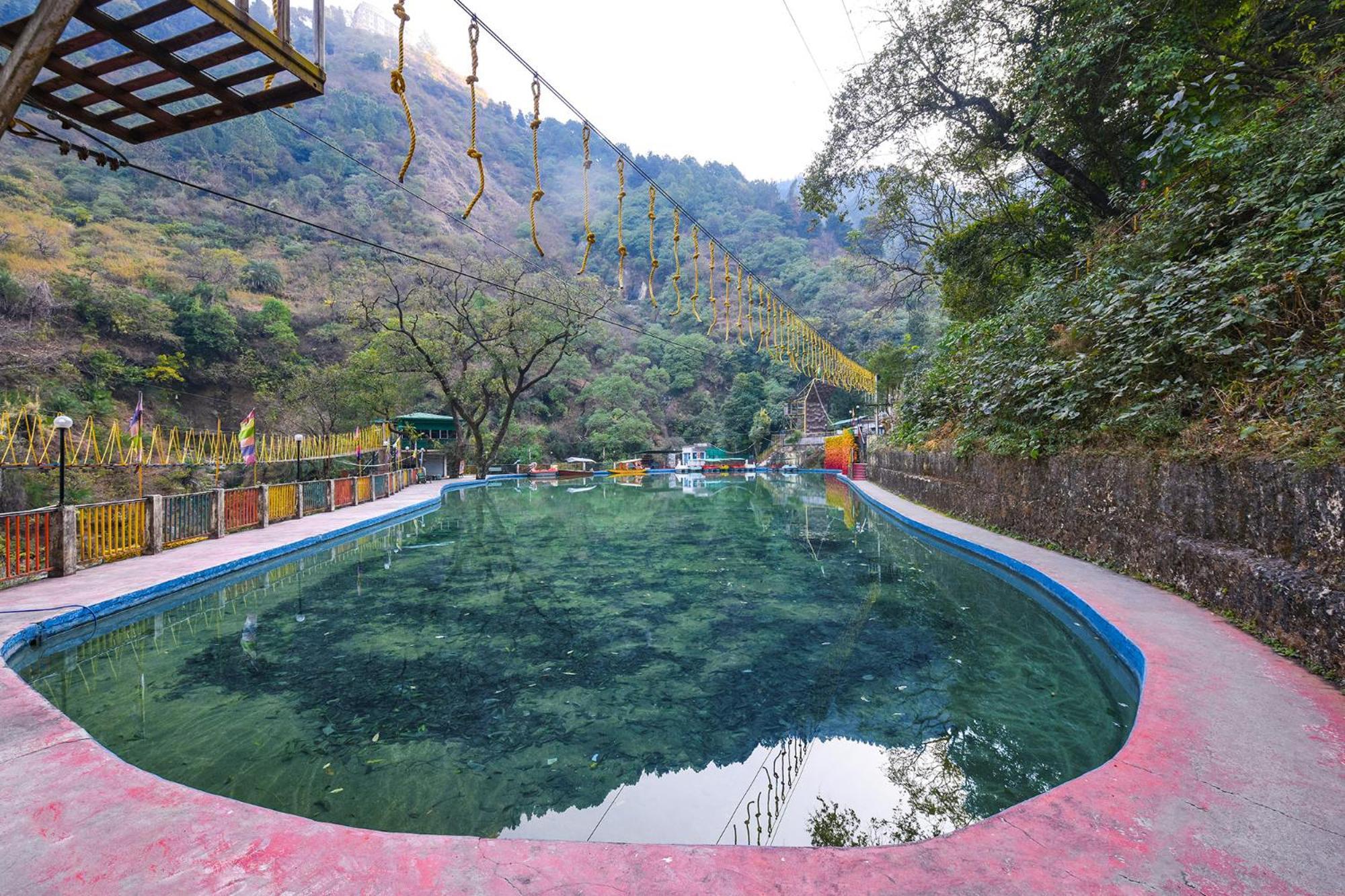 מוסורי Fabhotel Kempty Lake Resort מראה חיצוני תמונה