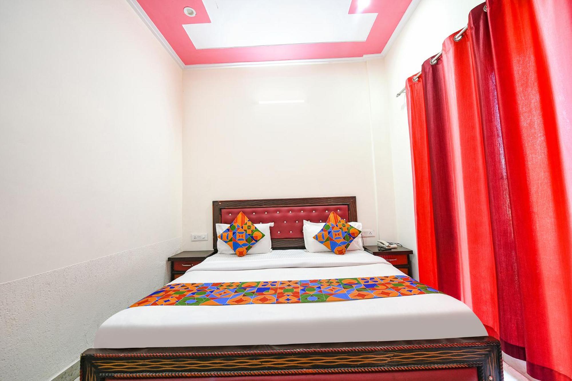 מוסורי Fabhotel Kempty Lake Resort מראה חיצוני תמונה