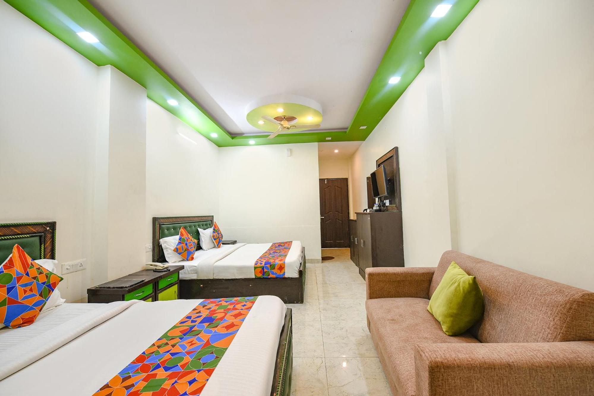 מוסורי Fabhotel Kempty Lake Resort מראה חיצוני תמונה