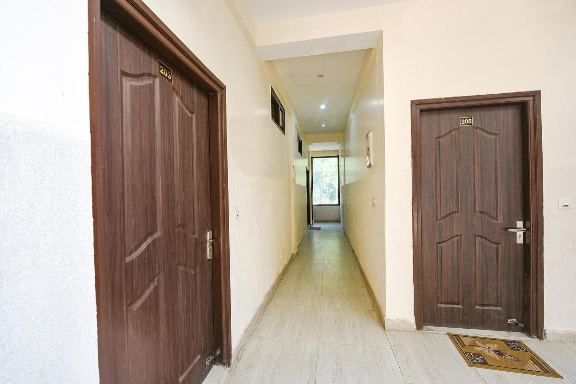 מוסורי Fabhotel Kempty Lake Resort מראה חיצוני תמונה